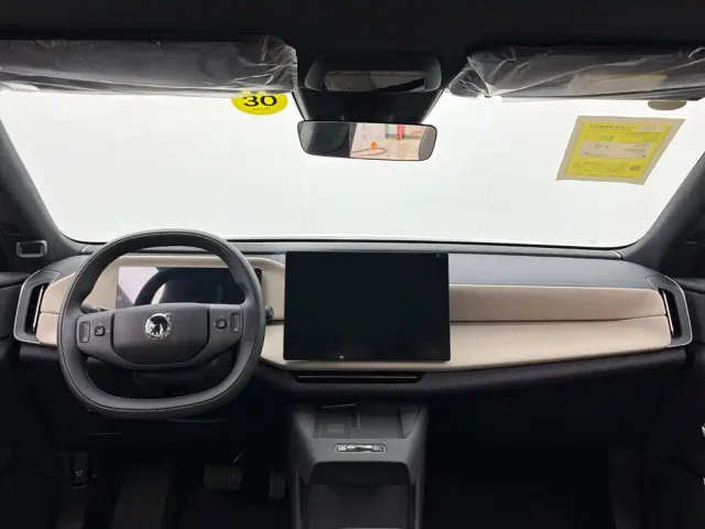 Volvo XC70 Plug-in Hybrid — Фото автомобиля 10