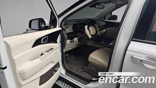 Kia Carnival Generation 4 — Фото автомобиля 15