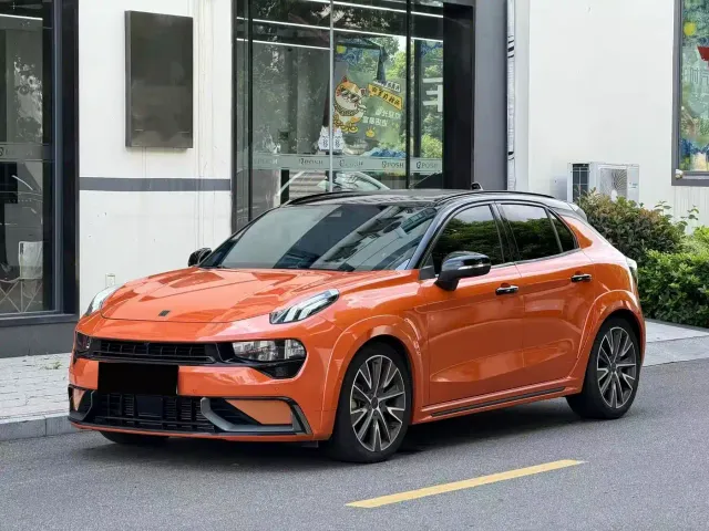 Фотография автомобиля — Lynk & Co 02 Hatchback