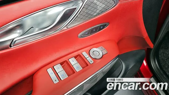 Genesis GV70 2.5T Бензин 2WD — Фото автомобиля 16