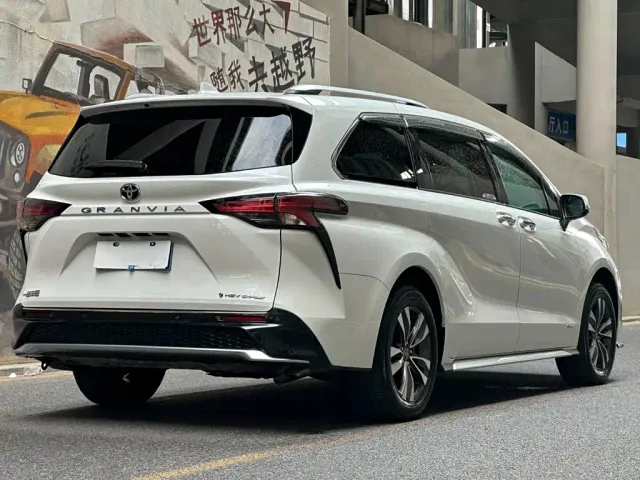 Toyota Granvia — Фото автомобиля 5