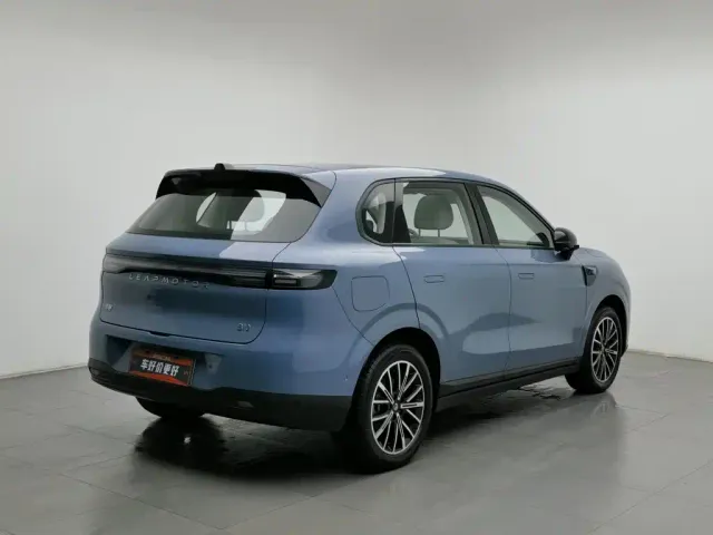 Leapmotor B10 — Фото автомобиля 2