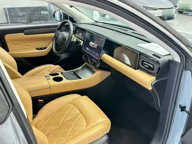 Leapmotor C11 — Фото автомобиля 22