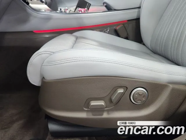 Genesis GV70 — Фото автомобиля 10