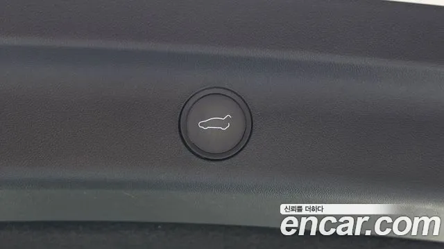 Tesla Model Y — Фото автомобиля 14