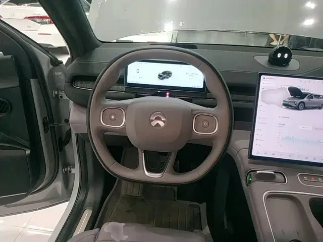 Nio EC6 — Фото автомобиля 10