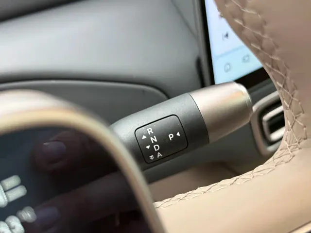 Li Auto MEGA — Фото автомобиля 28