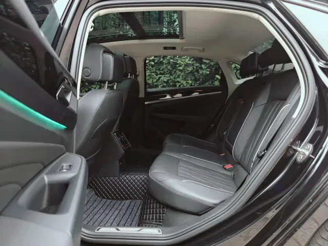 Volkswagen Passat — Фото автомобиля 16