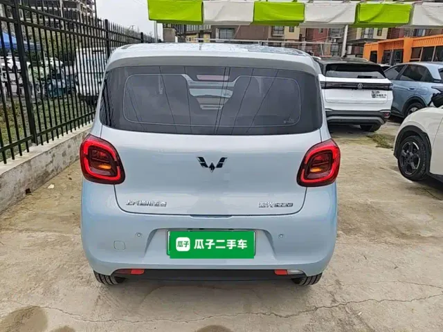 Wuling Motors Hongguang MINIEV 2025 4-Door Premium Edition — Фото автомобиля 5