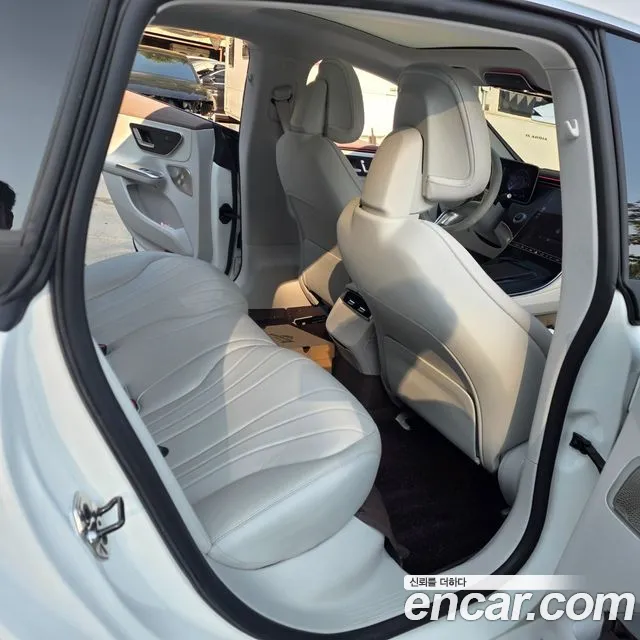 Mercedes-Benz EQE V295 — Фото автомобиля 14