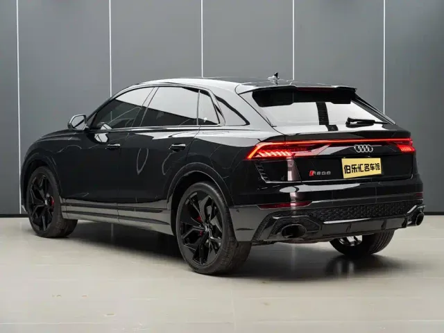 Audi RS Q8 — Фото автомобиля 5