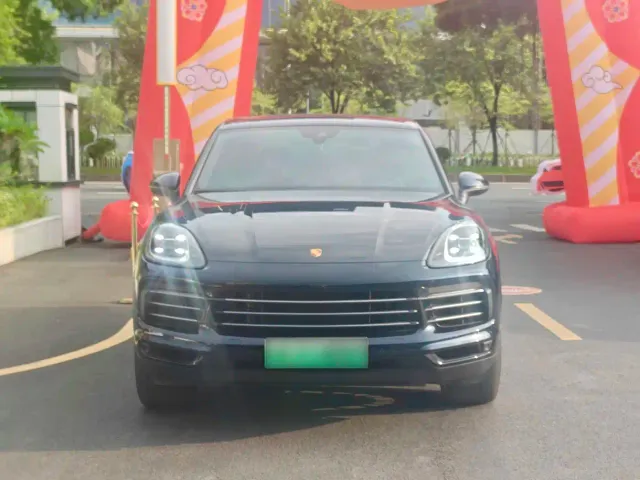 Porsche Cayenne — Фото автомобиля 2
