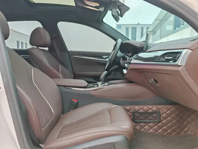 BMW 5 Series — Фото автомобиля 18