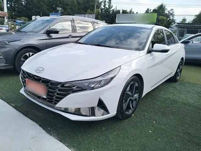 Фотография автомобиля — Hyundai Elantra