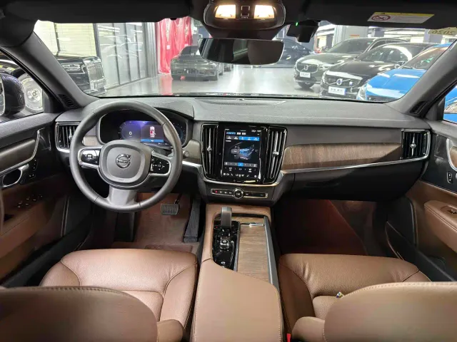 Volvo V90 — Фото автомобиля 7