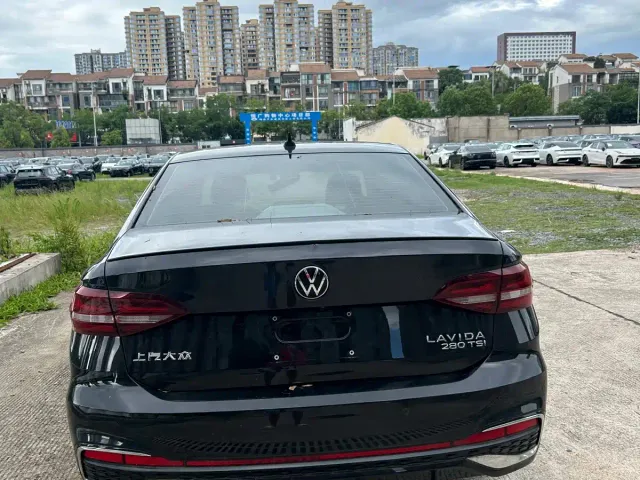 Volkswagen Lavida — Фото автомобиля 8