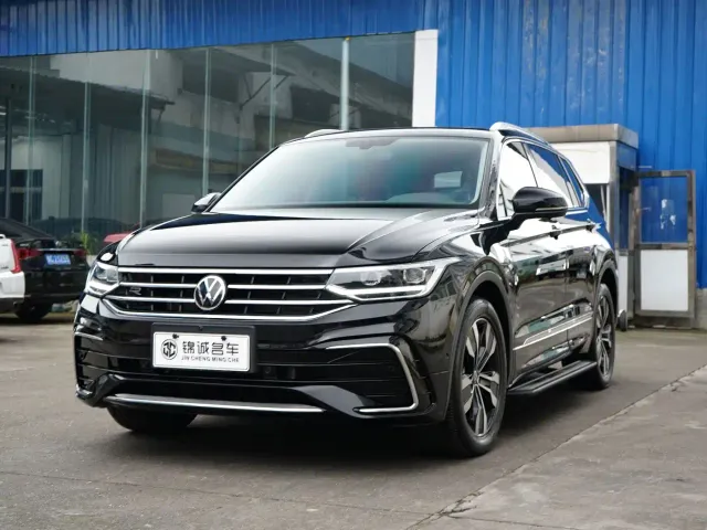 Фотография автомобиля — Volkswagen Tiguan L