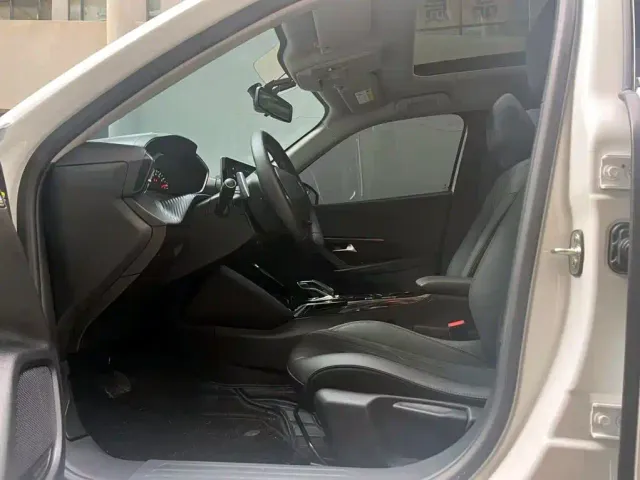 Peugeot 2008 — Фото автомобиля 9