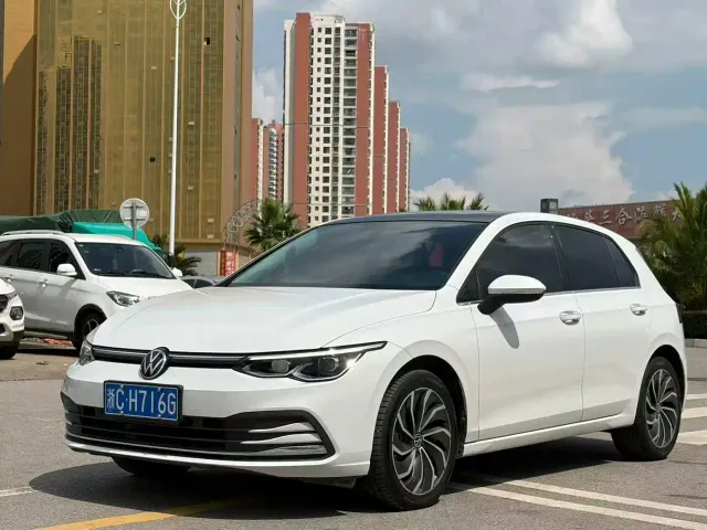 Фотография автомобиля — Volkswagen Golf