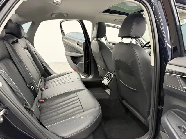 Volkswagen Passat — Фото автомобиля 9