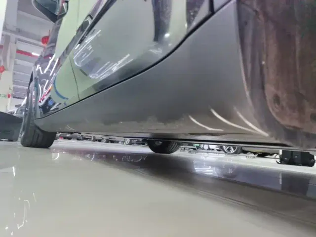 Tesla Model Y — Фото автомобиля 21