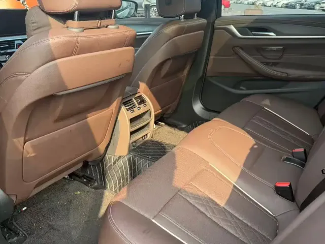 BMW 5 Series — Фото автомобиля 6