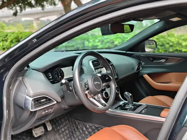 Jaguar XEL — Фото автомобиля 8