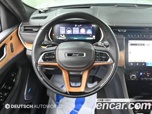 Jeep Cherokee — Фото автомобиля 13