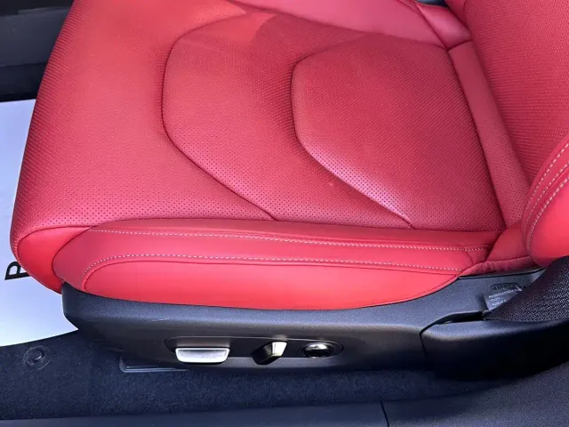 Xiaomi SU7 — Фото автомобиля 13