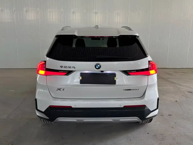 BMW X1 — Фото автомобиля 4