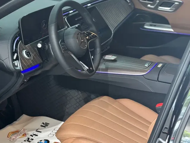 Mercedes-Benz E-Class — Фото автомобиля 7