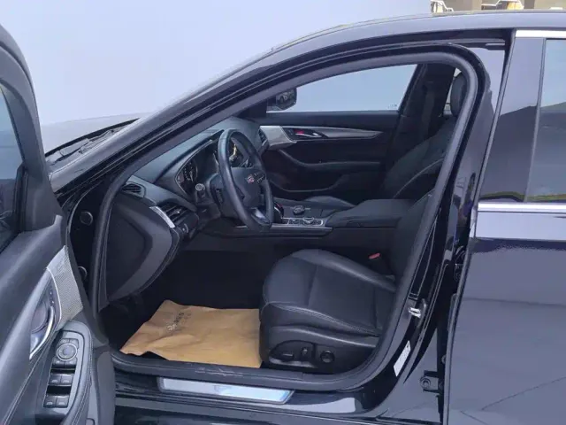 Cadillac CT5 — Фото автомобиля 9