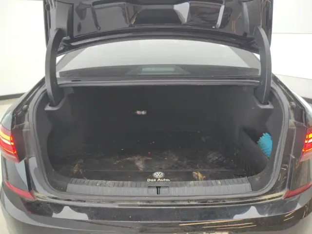 Volkswagen Passat — Фото автомобиля 4