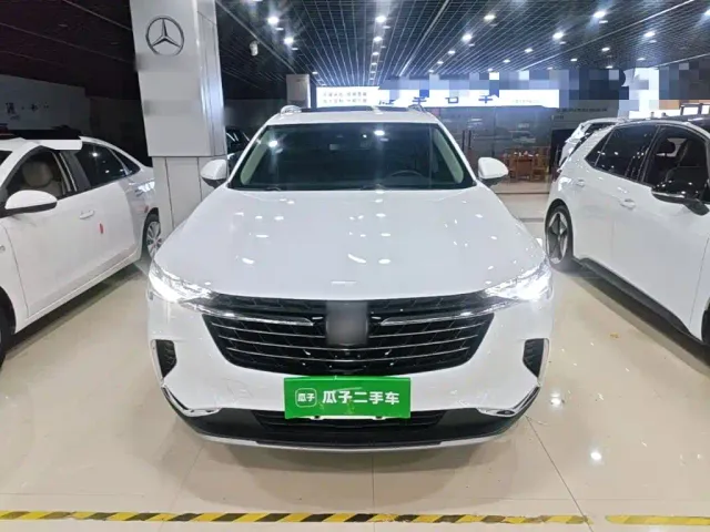 Buick Envision Plus — Фото автомобиля 2