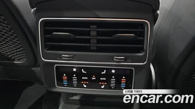 Audi RSQ8 — Фото автомобиля 18