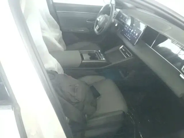 BYD Qin L — Фото автомобиля 24