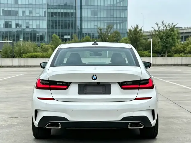 BMW BMW 3 Series 2022 320Li M Sport Package — Фото автомобиля 15