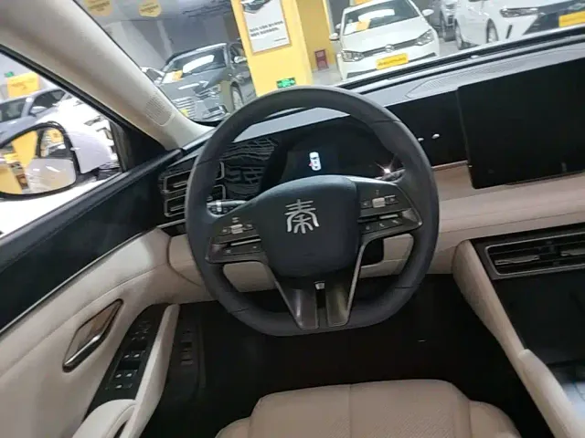 BYD Qin L — Фото автомобиля 14