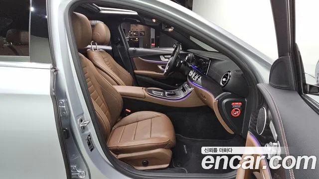 Mercedes-Benz E-Class — Фото автомобиля 12