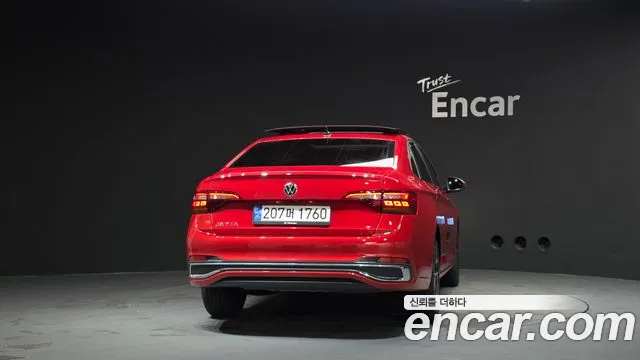 Volkswagen Jetta — Фото автомобиля 4