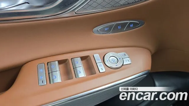 Genesis GV70 — Фото автомобиля 27