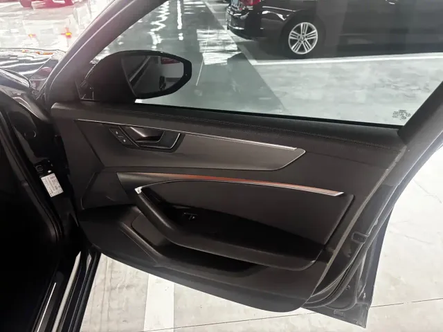 Audi A6L — Фото автомобиля 13
