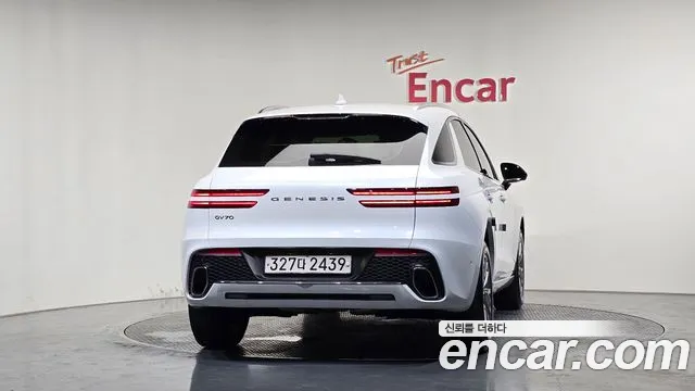 Genesis GV70 2.5T Бензин 2WD — Фото автомобиля 4