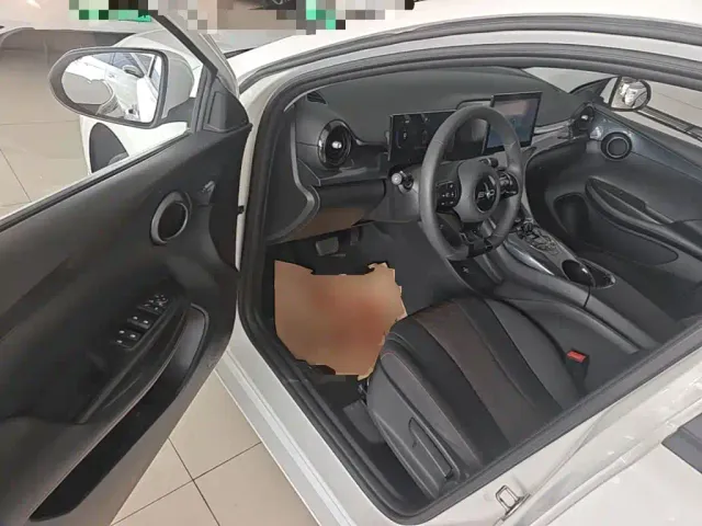 BYD e2 — Фото автомобиля 15