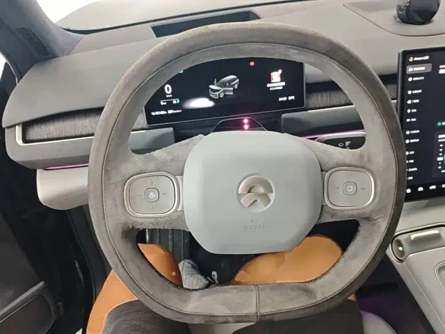Nio ES8 — Фото автомобиля 10