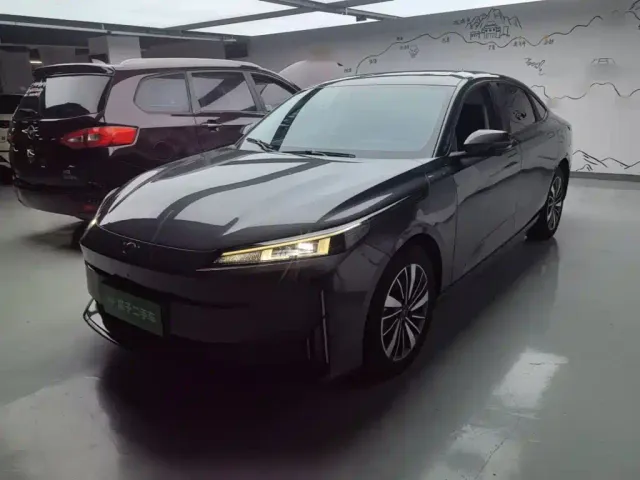 Фотография автомобиля — Changan Qiyuan A05