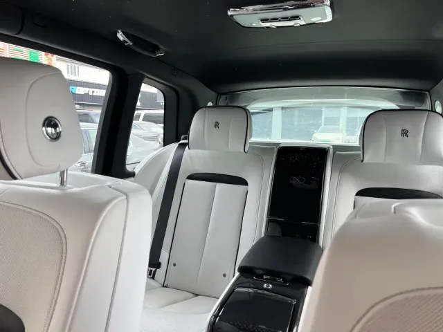 Rolls-Royce Cullinan — Фото автомобиля 15