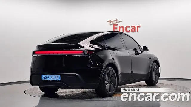 Фотография автомобиля — Tesla Model Y