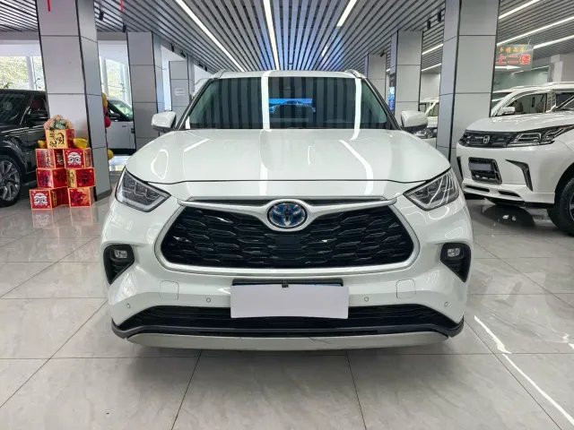 Toyota Highlander — Фото автомобиля 7