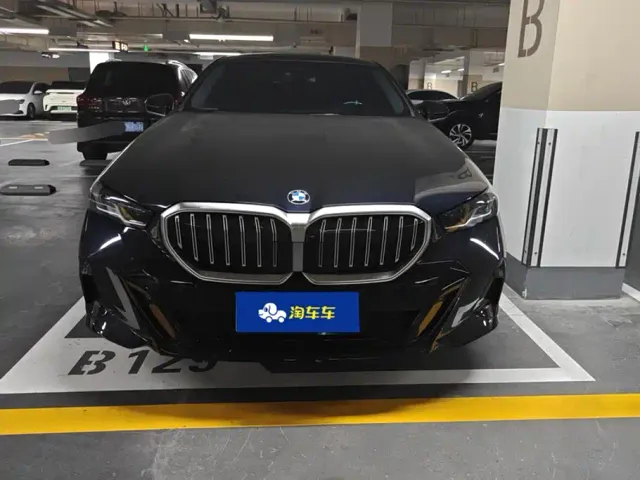 BMW 5 Series — Фото автомобиля 2